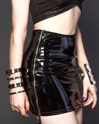 Black / M